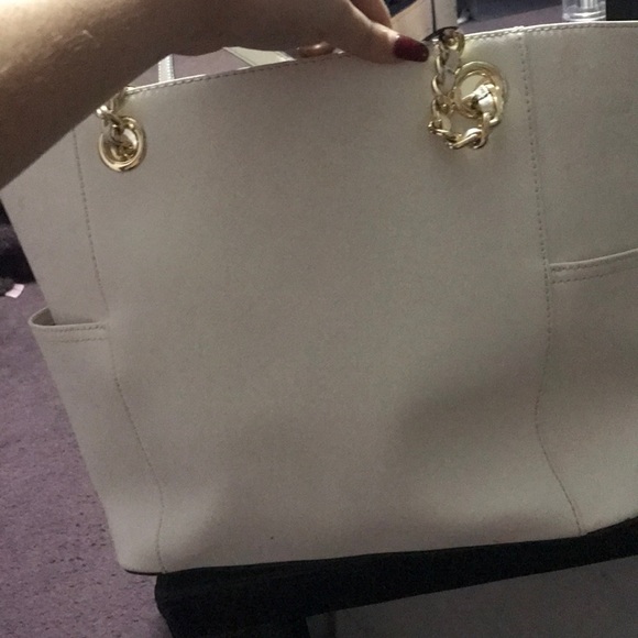 White Calvin Klein bag! - Picture 2 of 2